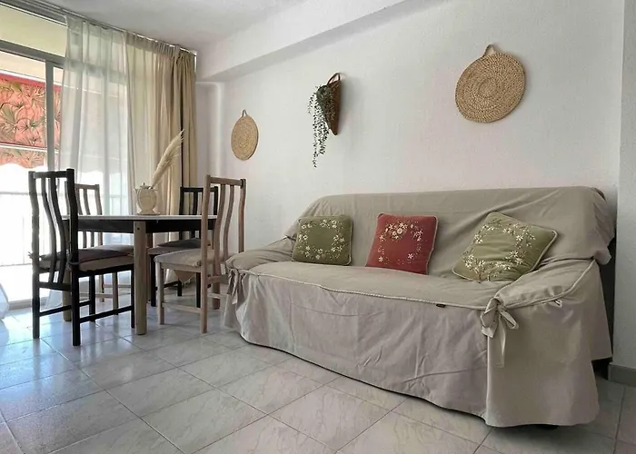 Location With A Pool And Terrace! 公寓