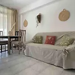 Location With A Pool And Terrace! Lägenhet