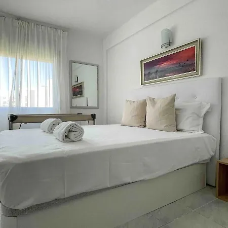 Location With A Pool And Terrace! *