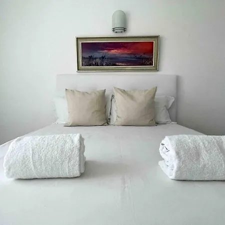 Apartment Location With A Pool And Terrace! *