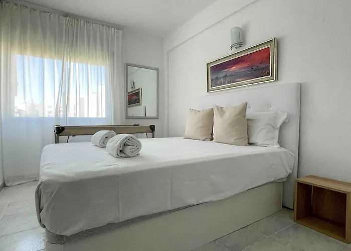 Location With A Pool And Terrace! *